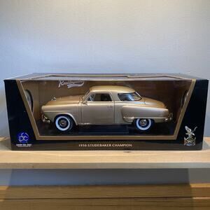 1950 Studebaker Champion Die Cast Model Car Dark Gold Road Signature 1:18